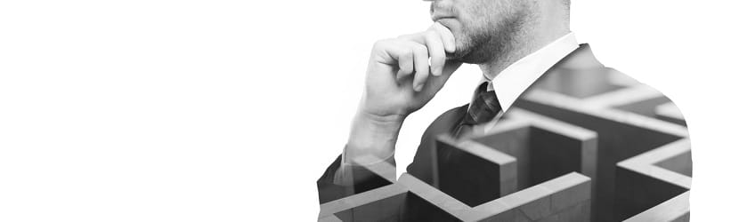  Homme d'affaire en pleine reflexion