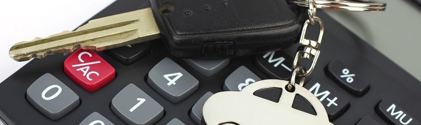  Clef de voiture et calculatrice