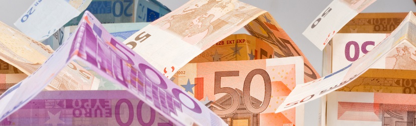 billets euros sous forme de maison 