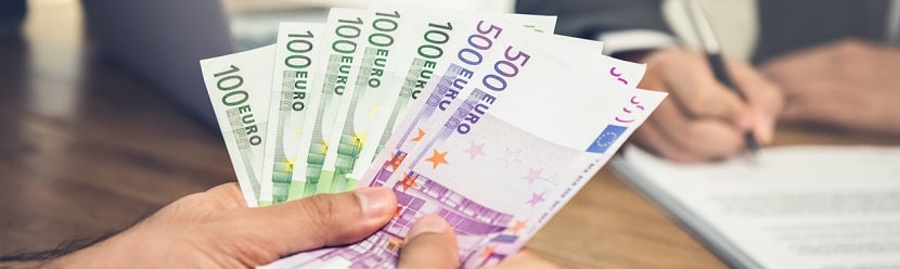 échanges financiers avec billets euros