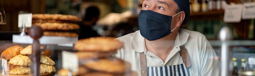  Professionnel dans un bar à café